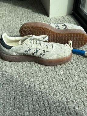 Cream Suede Platform Sneakers with Leopard Stripe